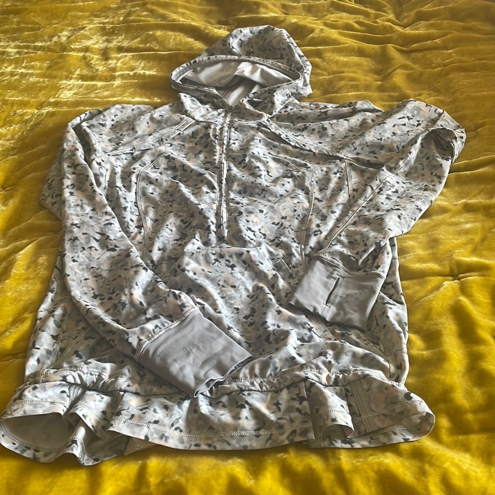 Lululemon Athletica Long Sleeve Camo Top Size 4